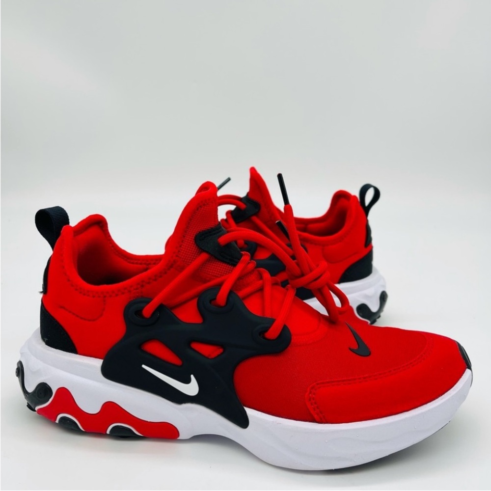 Nike Red and Black Women's Sneakers